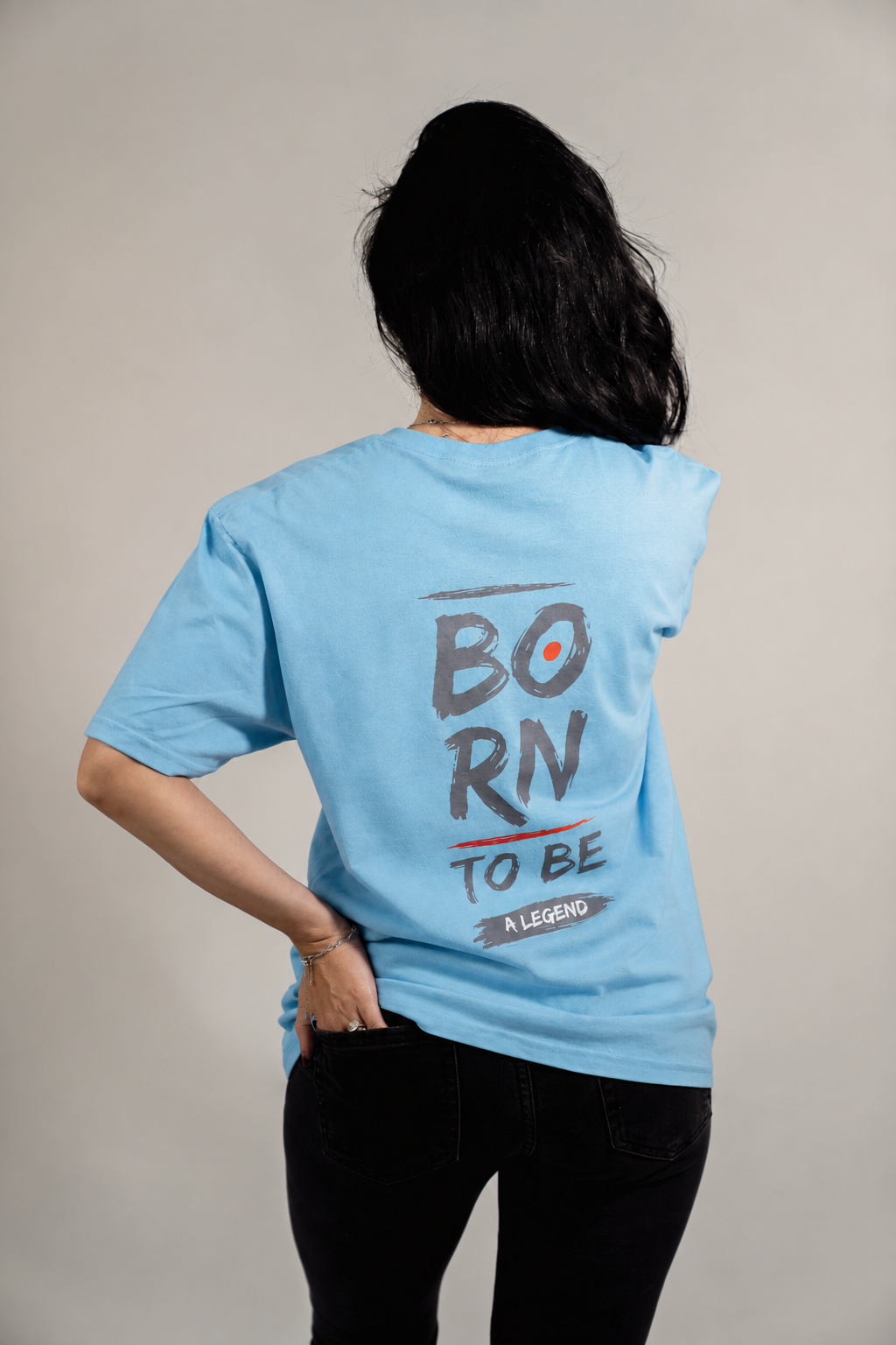Women’s „Born to Be a Legend” Grunge Back-Print T-Shirt